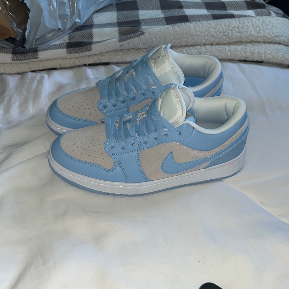 Jordan 1 Lows, blue and grey, never been wore right out of the box, size 7, Nike